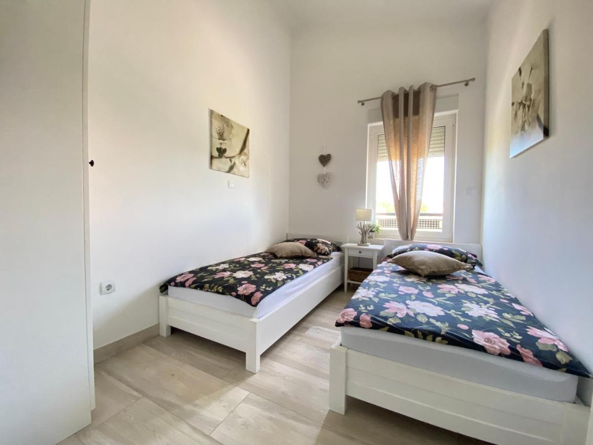 Villa Divina With Private Heated Pool Pula Exterior foto